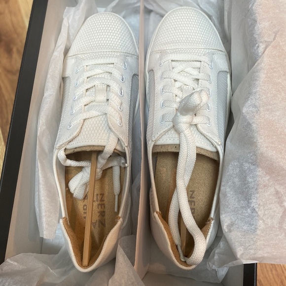 naturalizer tanner sneaker